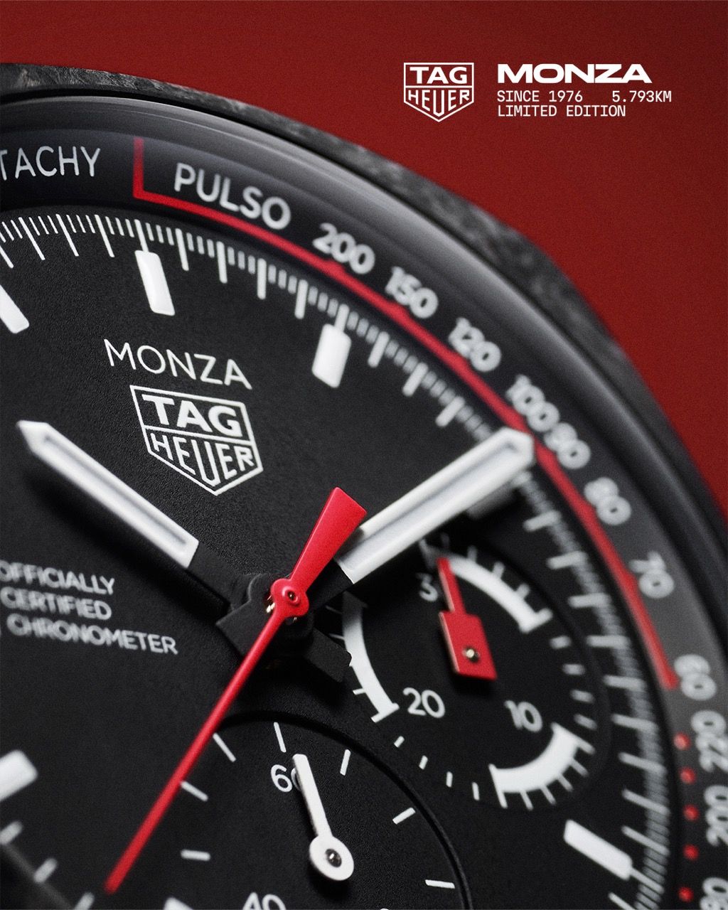 Gros plan du cadran noir TAG Heuer Monza