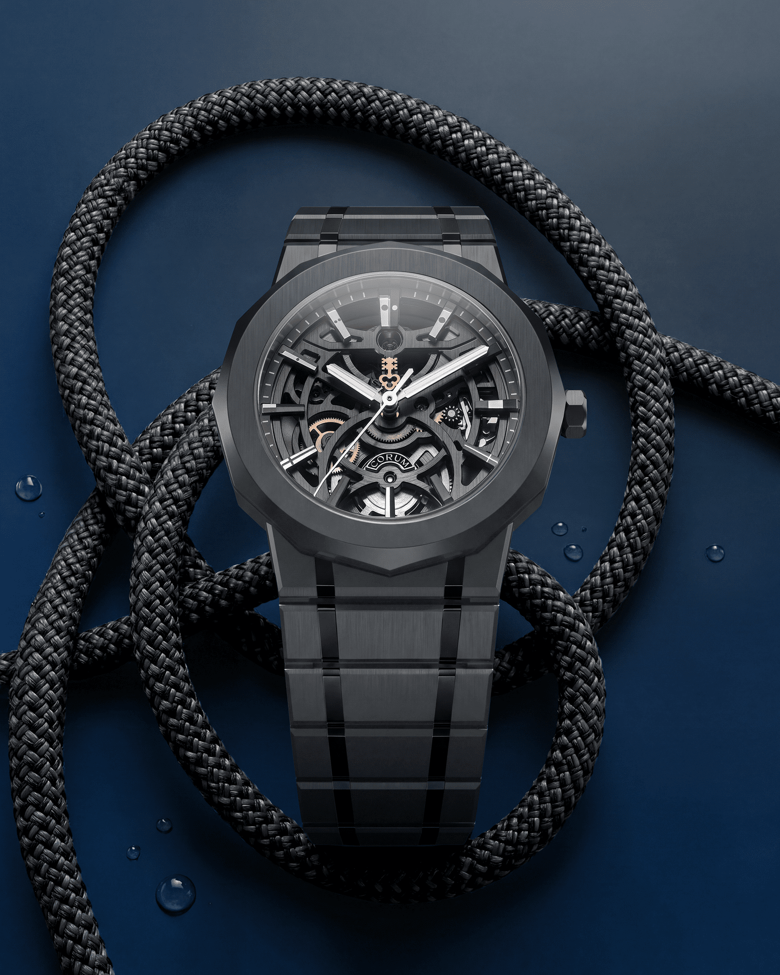 Montre Corum noire à cadran ajouré entourée de cordage
