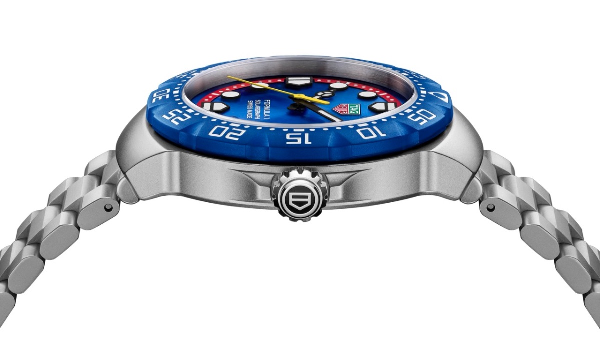 Montre de plongée Tag Heuer à cadran bleu
