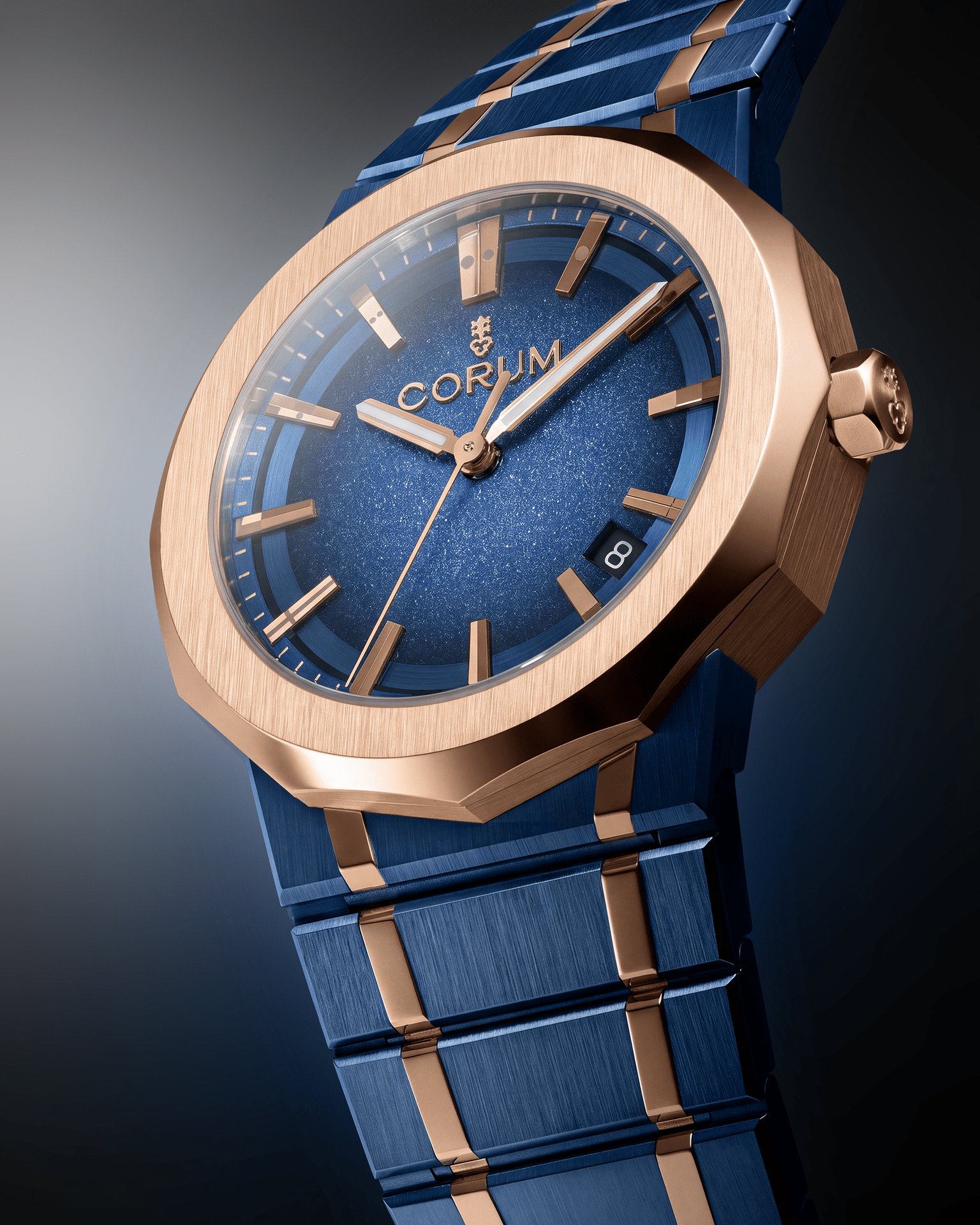 Montre Corum bleue et or rose en gros plan
