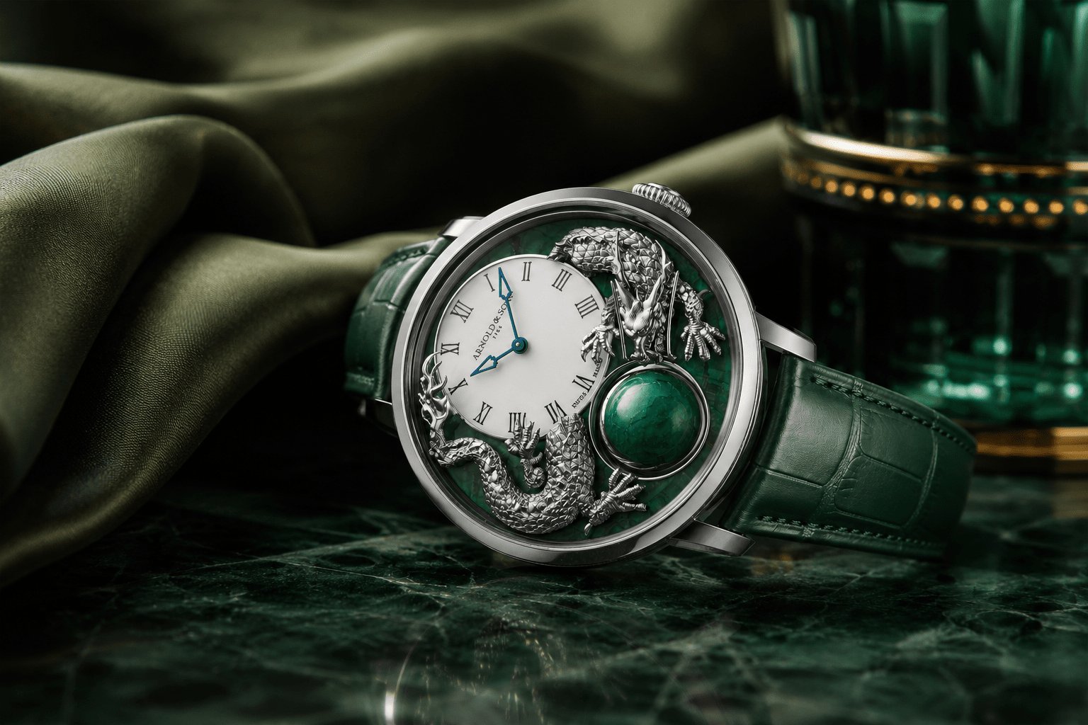 Montre de luxe verte avec dragon argenté