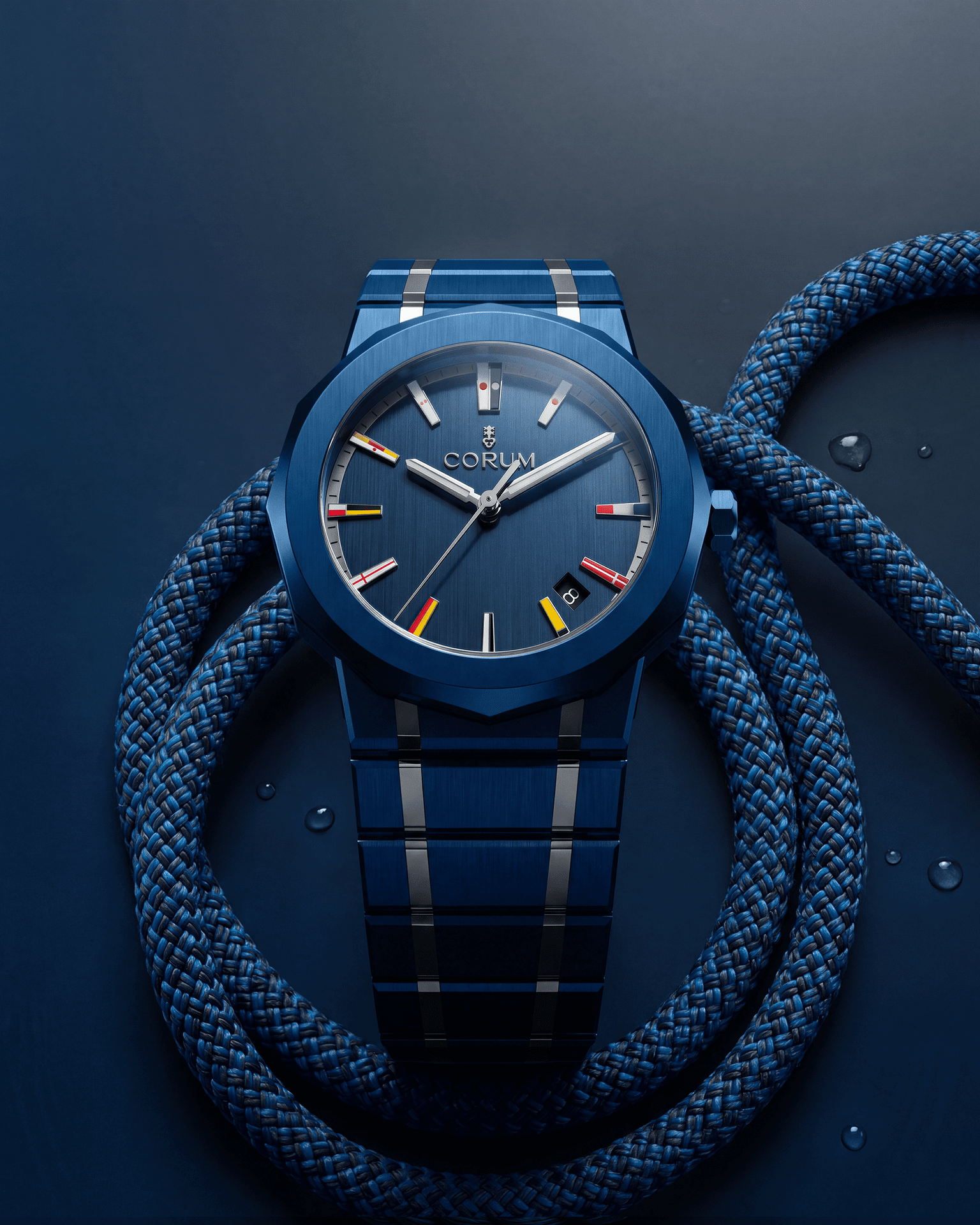 Montre Corum bleue entourée d’une corde nautique